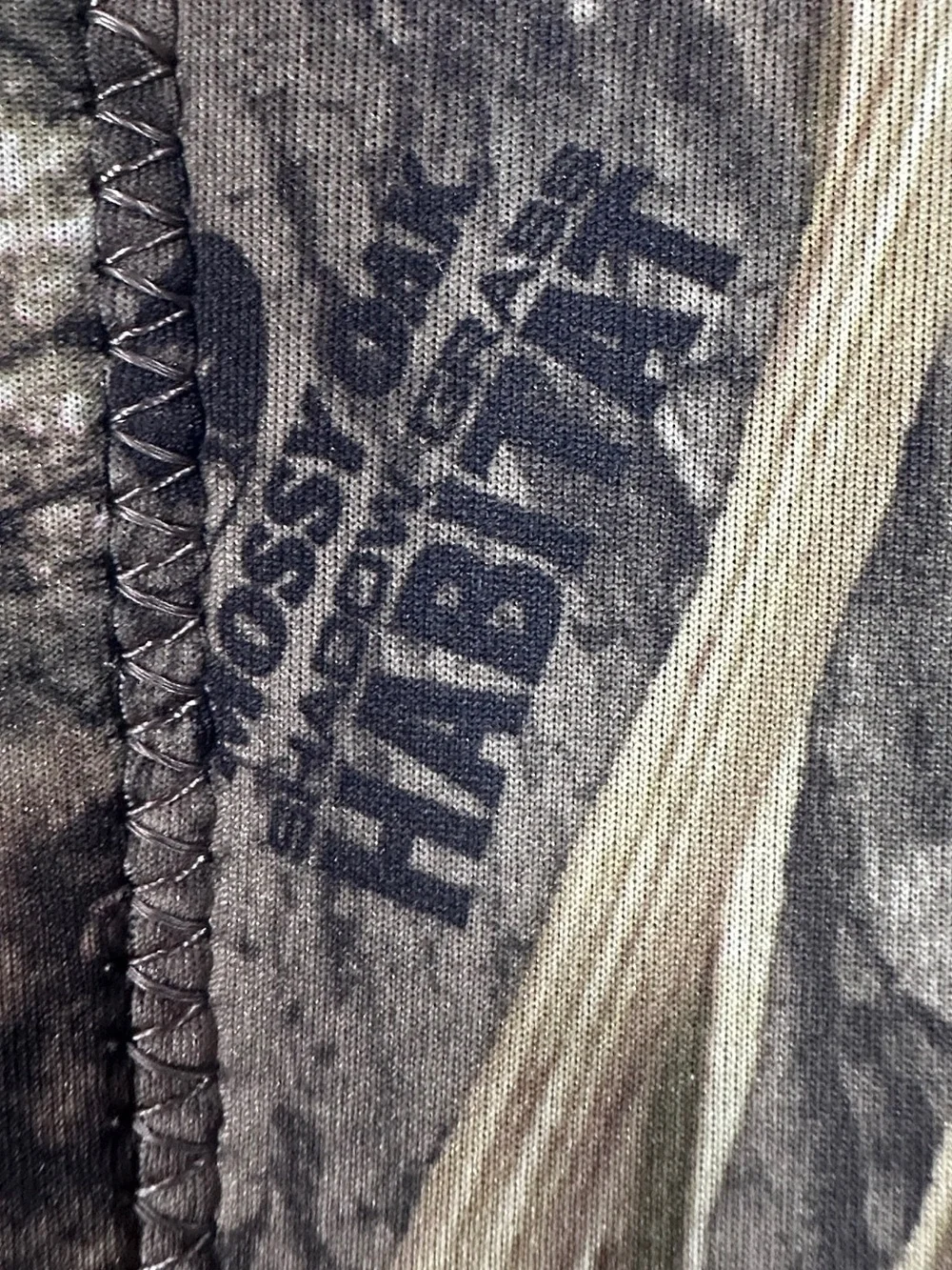 Mossy Oak Dog Camo neoprene vest/ harness with Black Base, handle